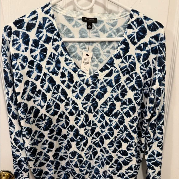 Talbots Navy and White Floral V-Neck Sweater - Picture 2 of 4